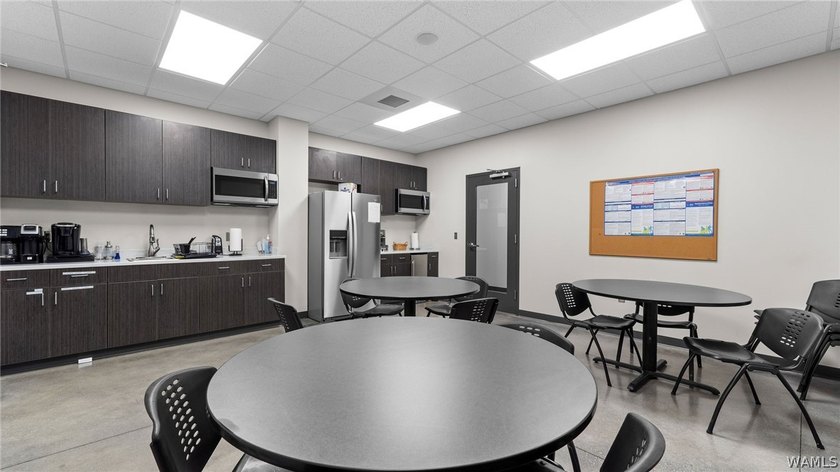 Exceptional multi-use office and industrial property featuring 6 - photo 40