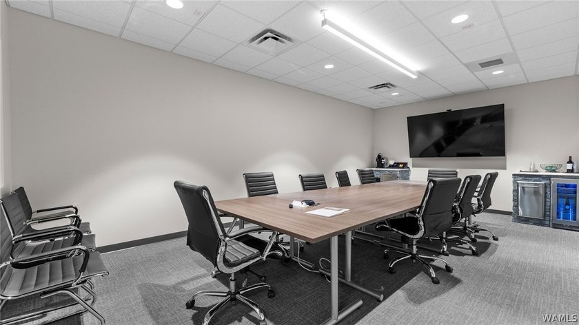 Exceptional multi-use office and industrial property featuring 6 - photo 46