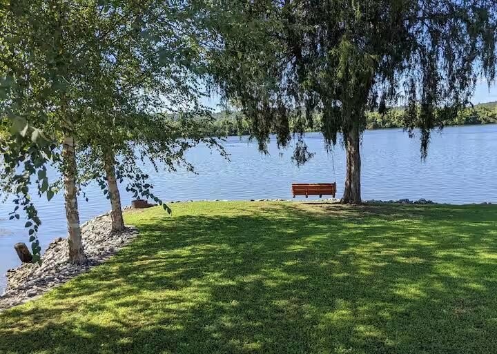 284 FEET OF TENNESSEE RIVER FRONTAGE | PRIVATE DOCK | LARGE LOT - photo 4