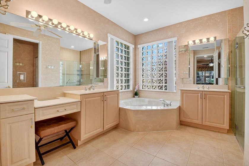 7803 Sundial Harbor Point, Valencia Shores - Lake Worth - photo 14