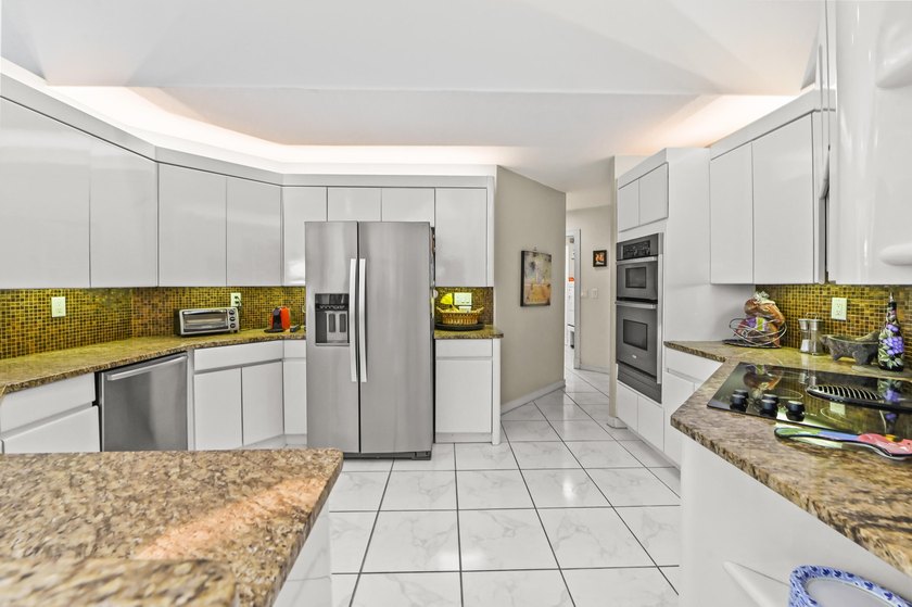 ALL OFFERS ENTERTAINED! Welcome to the beautiful gated community - photo 15