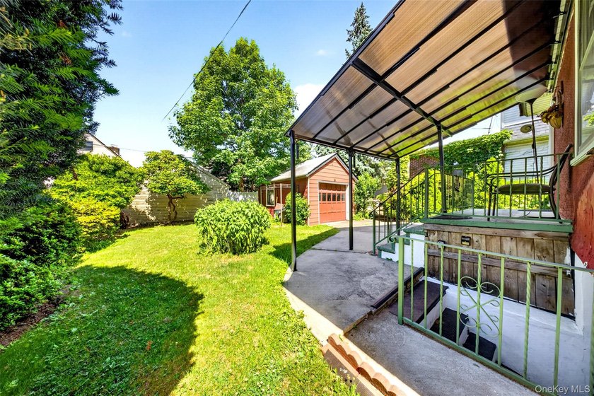 This classic Colonial on a private mid-block lot in Flushing - photo 17