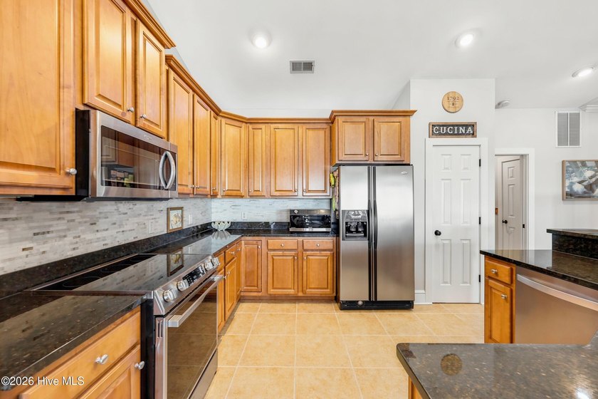 Experience the best of Intracoastal Waterway living in this - photo 18