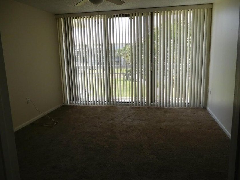 UPDATED 3RDFLOOR END UNIT WITH COURTYARD AND PARTIAL GOLF VIEWS - photo 5