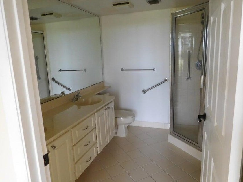 UPDATED 3RDFLOOR END UNIT WITH COURTYARD AND PARTIAL GOLF VIEWS - photo 6