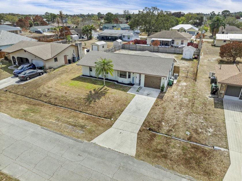 Move in ready, NEW ROOF, Motivated seller! This 3 bed, 2 bath, 1 - photo 29