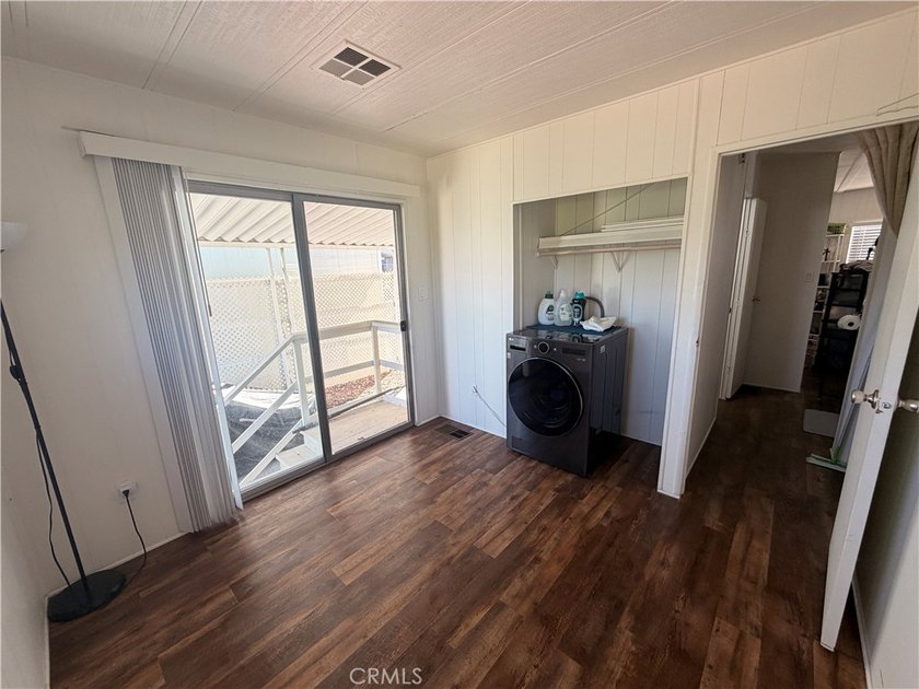 Located in the desirable Beachview Mobile Home Park, this - photo 21