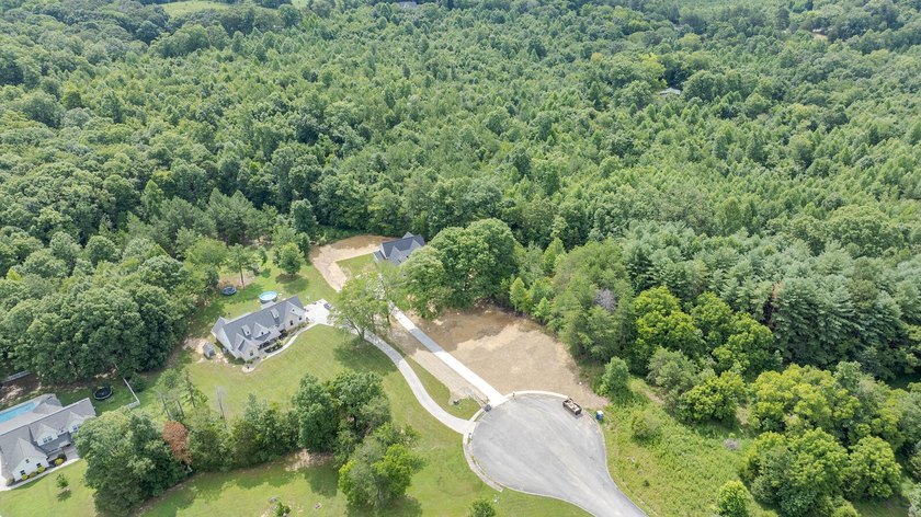 Luxury living at its finest in this stunning New construction - photo 4