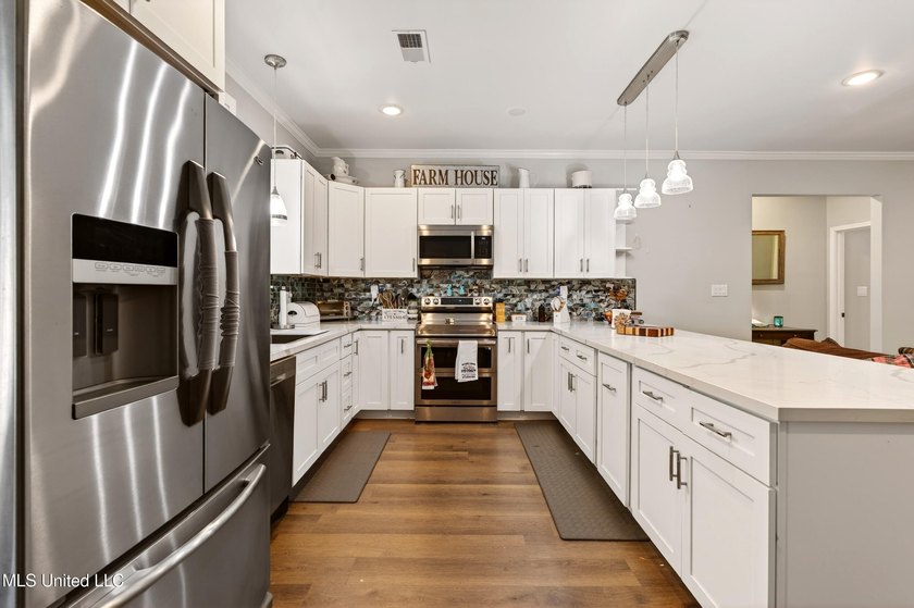 Built just a few years ago, this Shoreline Estates home is - photo 17