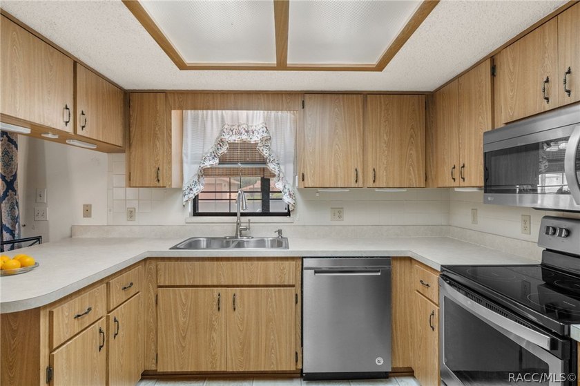 You'll be delighted with this well-maintained, one-owner - photo 14
