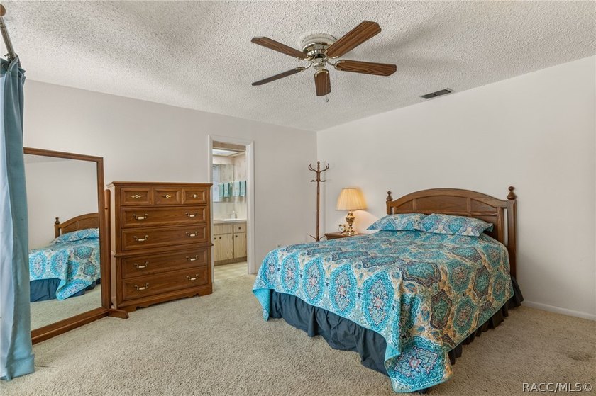 You'll be delighted with this well-maintained, one-owner - photo 18