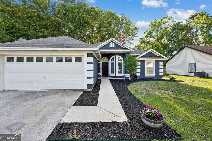 Seller offering up to $7,500 towards closing costs on this - photo 6