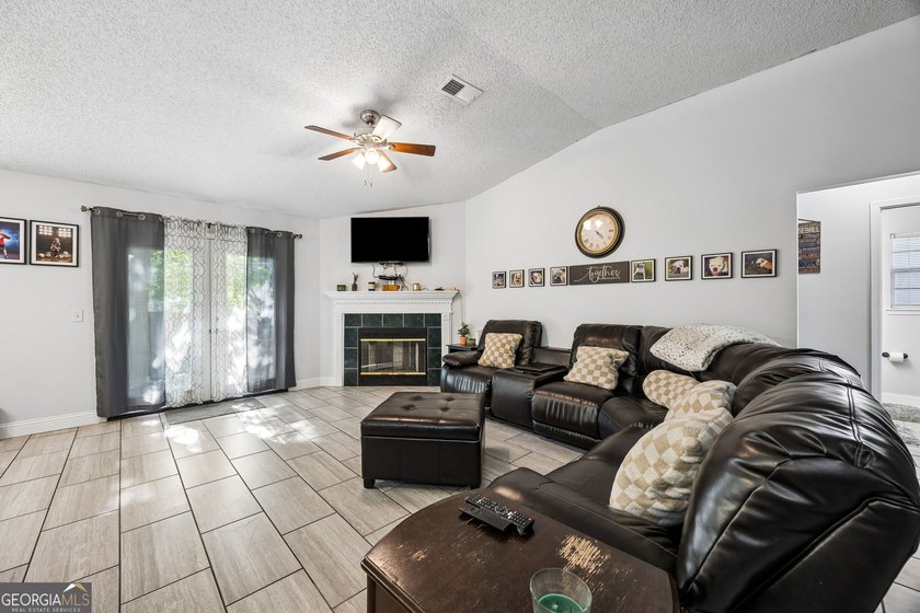 Seller offering up to $7,500 towards closing costs on this - photo 9