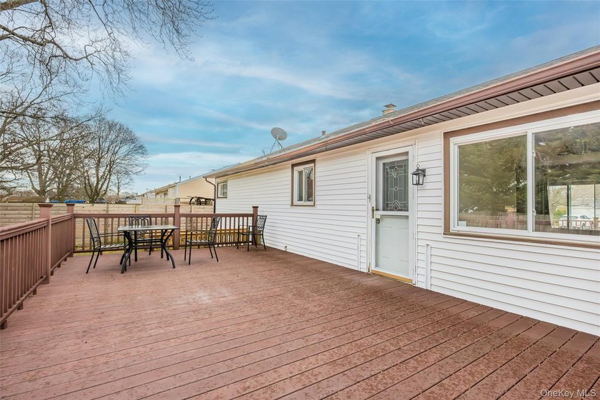 Beautifully renovated 3-bedroom, 1-bath ranch in the heart of - photo 31