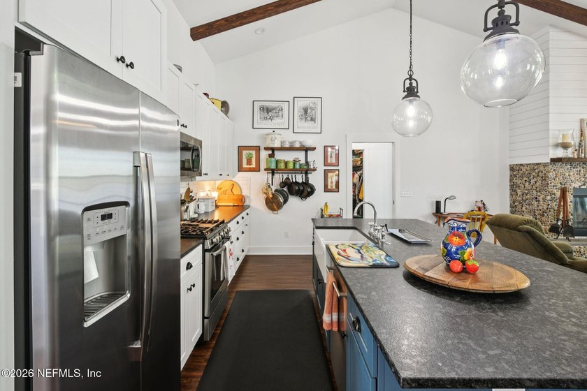 Multiple Offers.Waterfront Retreat on Private Island! Tucked - photo 33