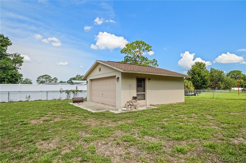 You'll be delighted with this well-maintained, one-owner - photo 37