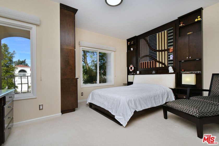 Located in the prestigious Bellagio Community, this elegant - photo 26