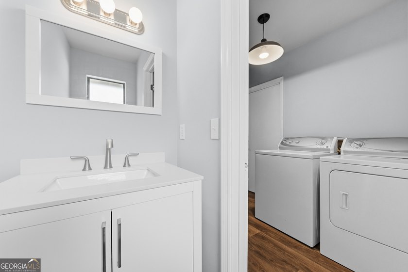 Plenty of space welcomes you in this 4/5 bedroom 2.5 bath home - photo 34