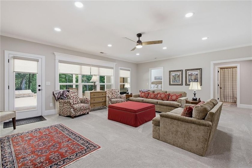Welcome to your private retreat in the prestigious, gated Lake - photo 44