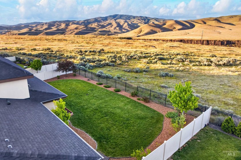 Minutes to Micron, Lucky Peak, River and Greenbelt access. Quiet - photo 44