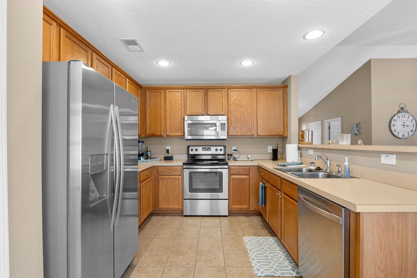 Welcome to your new home located in the desirable Intracoastal - photo 14