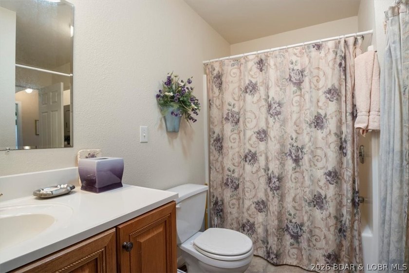 Vacation or Full Time Home. Well taken care of 3 Bedroom 2 Bath - photo 15