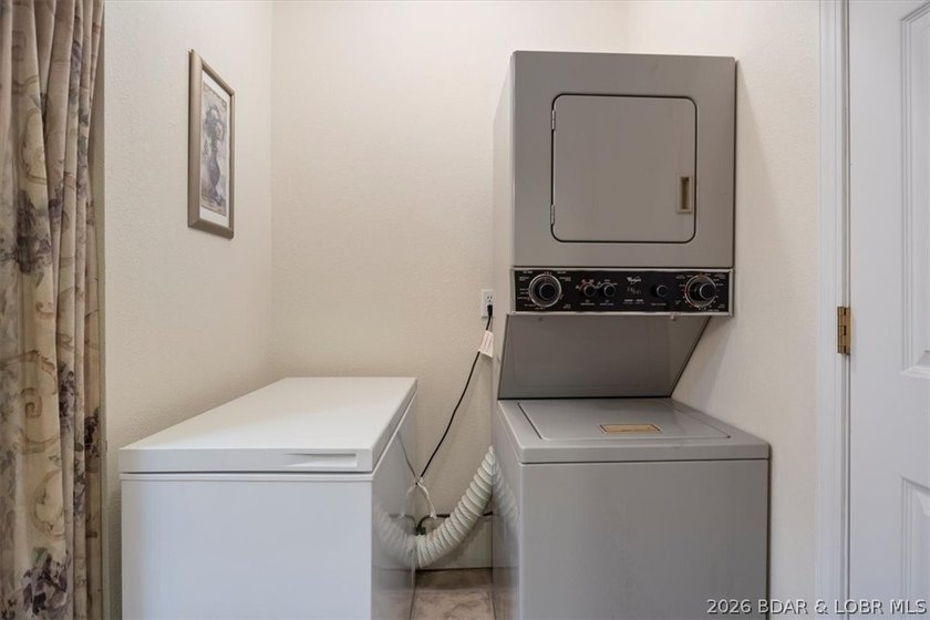 Vacation or Full Time Home. Well taken care of 3 Bedroom 2 Bath - photo 17