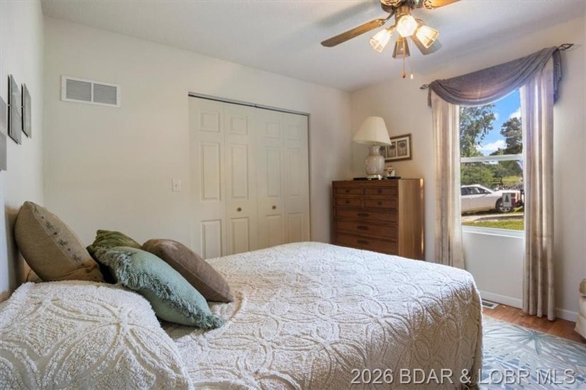 Vacation or Full Time Home. Well taken care of 3 Bedroom 2 Bath - photo 18