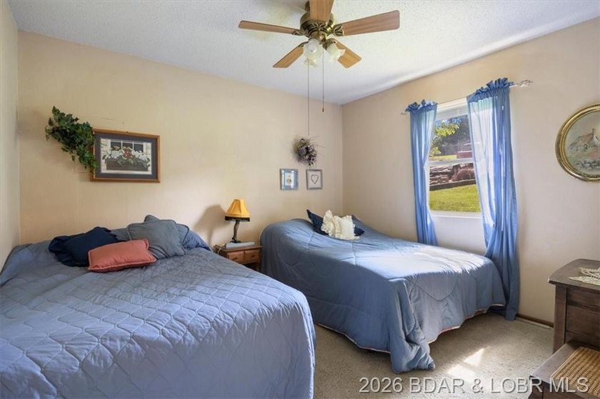 Vacation or Full Time Home. Well taken care of 3 Bedroom 2 Bath - photo 20