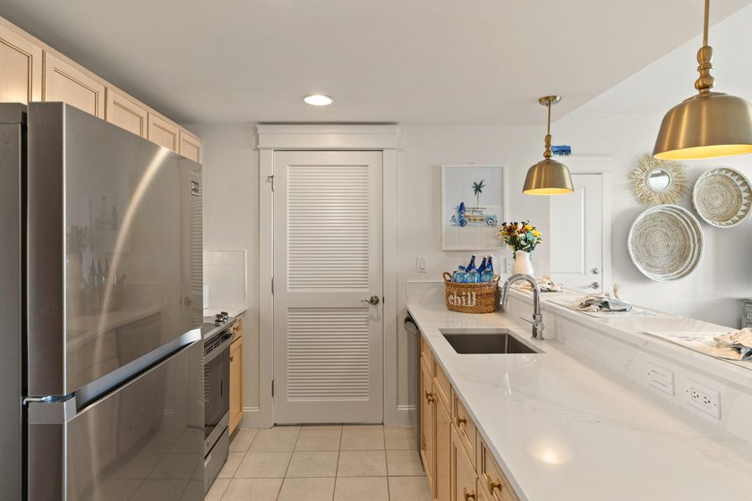 This one stands out!! Stunning 6th-floor condo with breathtaking - photo 15