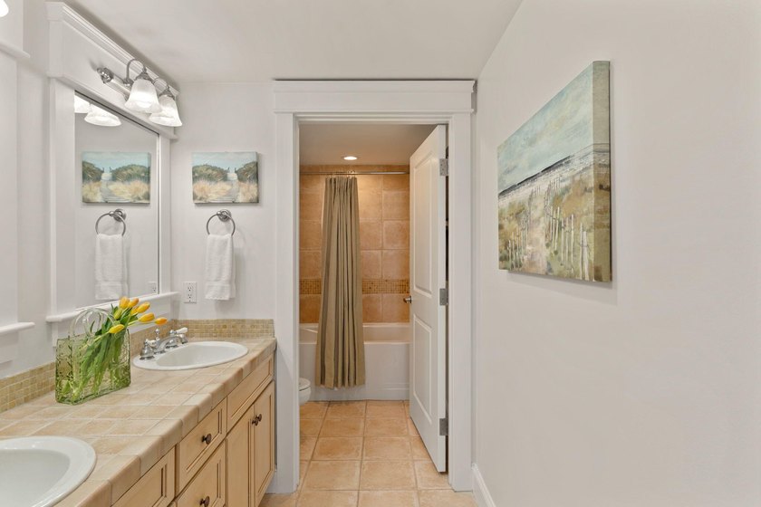 This one stands out!! Stunning 6th-floor condo with breathtaking - photo 30