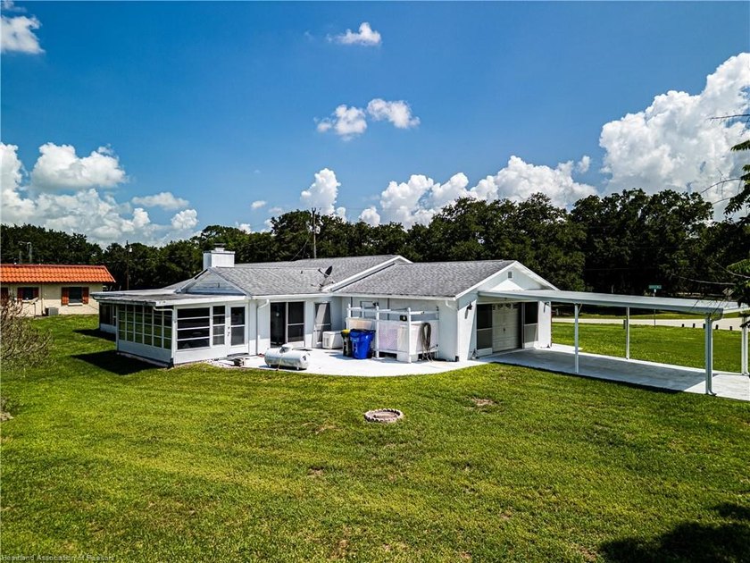 FISHERMAN'S DREAM! Located on a deep canal to Lake Istokpoga - photo 43