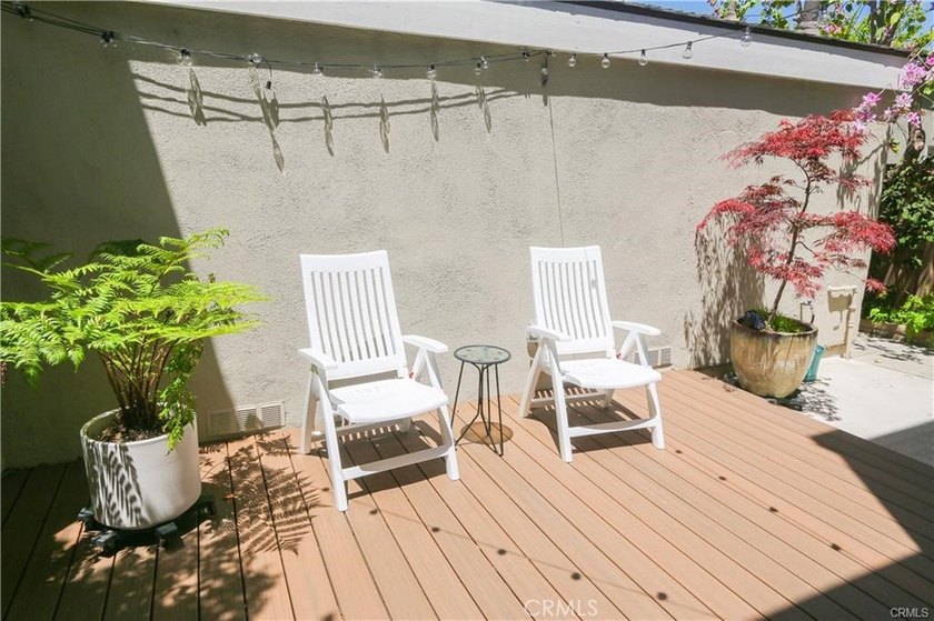 Resort style living in Huntington Beach. This completely - photo 4