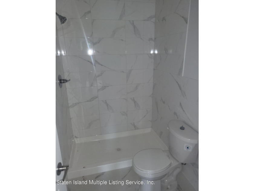 BRAND NEW CONSTRUCTION 6 OVER 6. LEVEL 1: MBR SUITE WITH 3/4 - photo 6