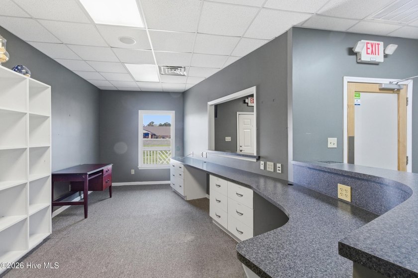 Prime Turnkey Dental Medical Opportunity With High Visibility - photo 7
