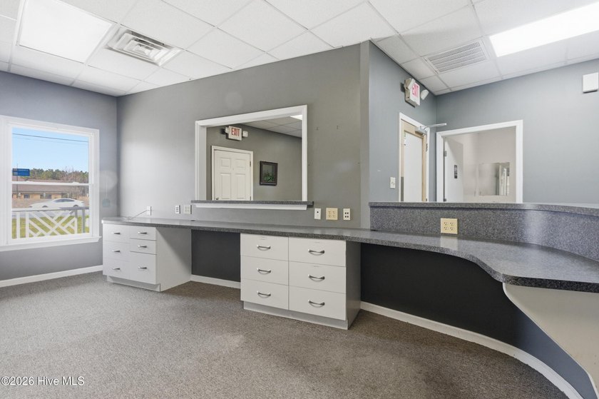 Prime Turnkey Dental Medical Opportunity With High Visibility - photo 9