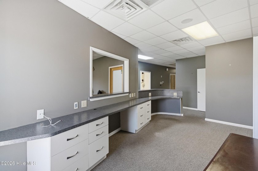 Prime Turnkey Dental Medical Opportunity With High Visibility - photo 10