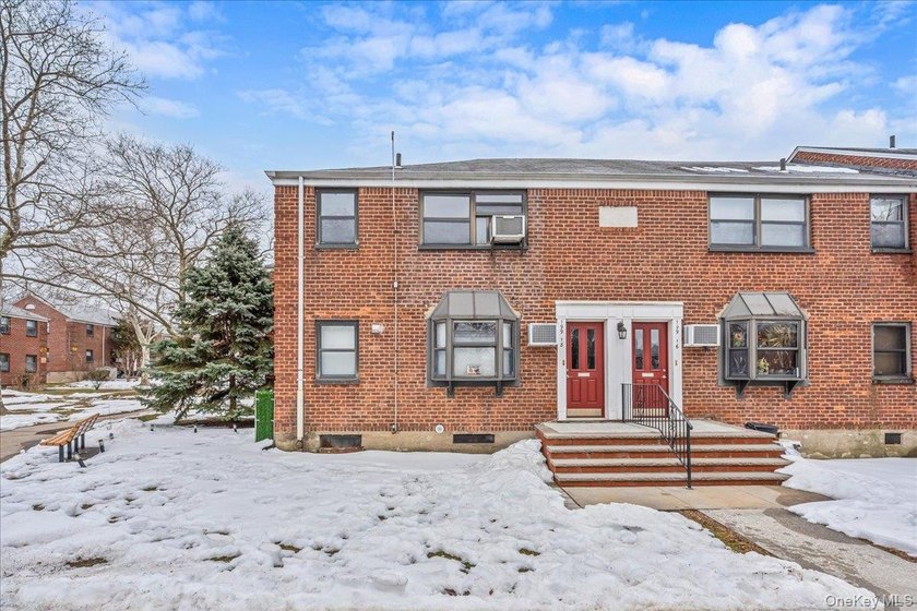 Welcome to this charming 1 bedroom, 1 bath co-op offering - photo 2