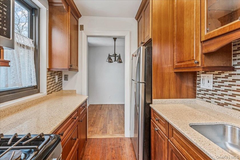 Welcome to this charming 1 bedroom, 1 bath co-op offering - photo 10