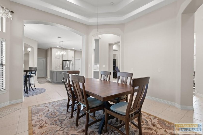 Beautiful custom-built 3BR/3.5BA lakeside home in the South - photo 22
