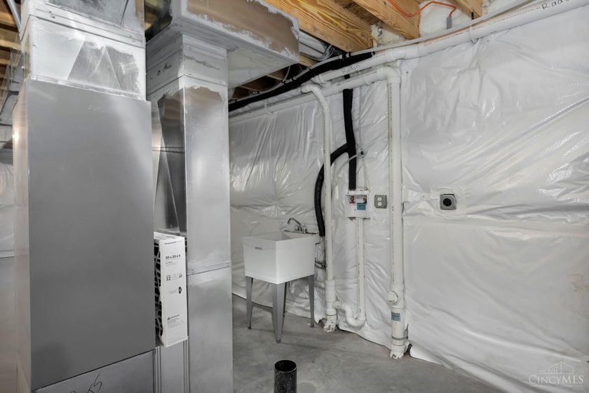 Brand New Nearly Net Zero Home with 15 year tax abatement - photo 31