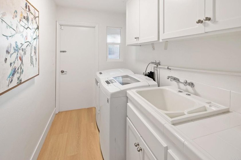 Welcome to this exceptional home in the highly sought after - photo 32