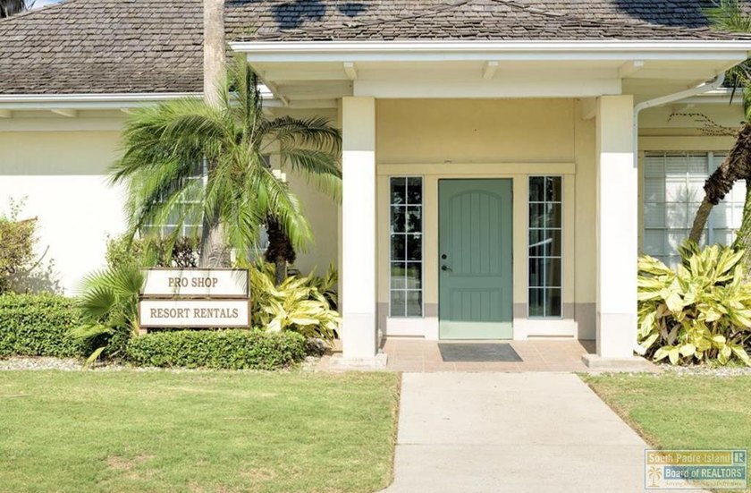 Beautiful custom-built 3BR/3.5BA lakeside home in the South - photo 50