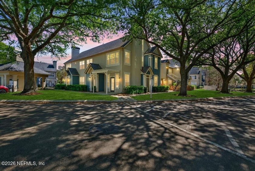 Featuring a private garage with an additional parking space - photo 15