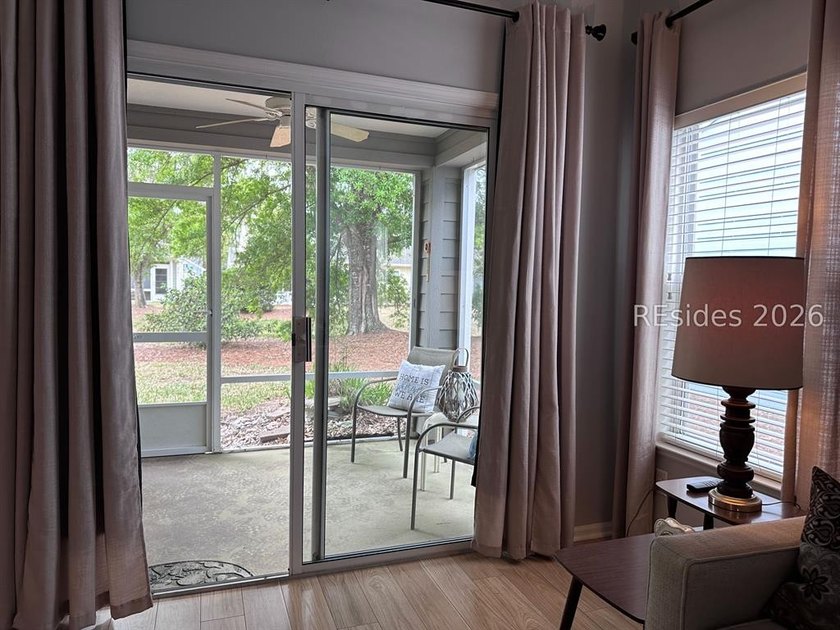 Nestled on a quite cul-de-sac, this sunny two bedroom, two bath - photo 17