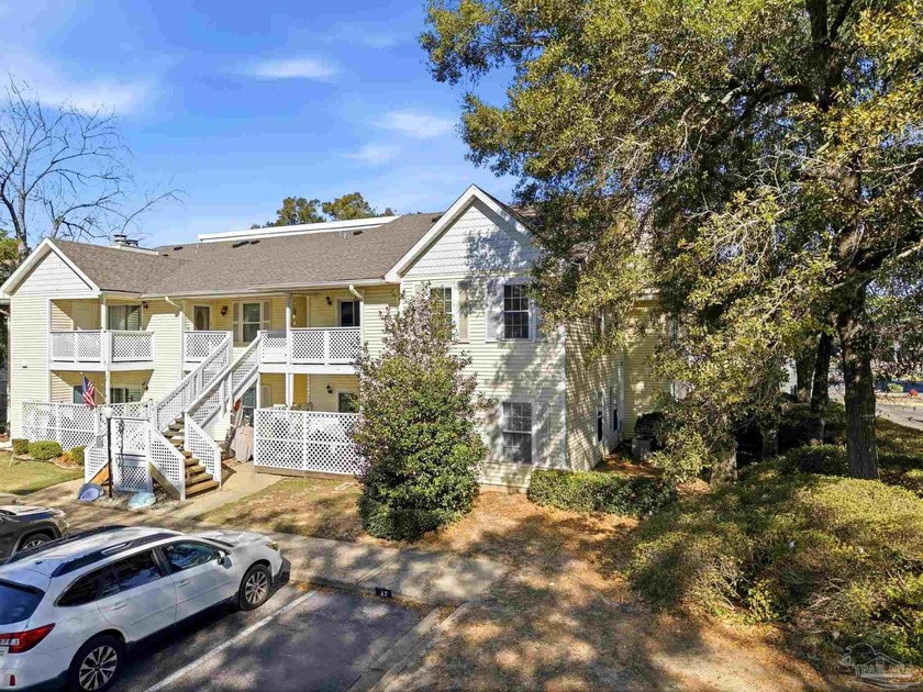 One of the BEST KEPT condos you'll find in Pensacola! Pristine!! - photo 22