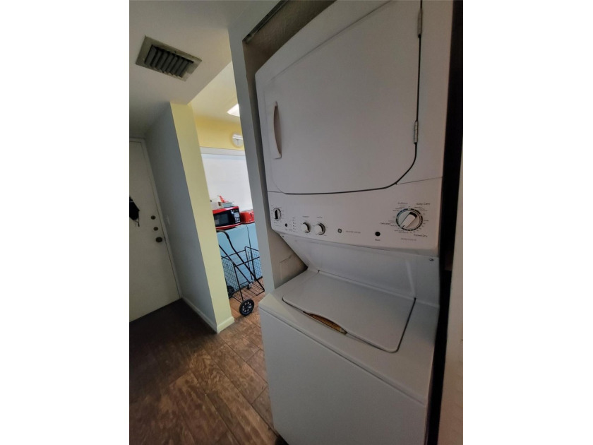 Great 2 Bedrooms and 2 Bath All Age Condo. This is a corner unit - photo 26