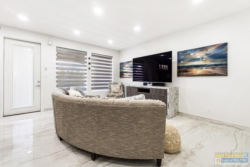 Beautiful two-story property offering 3 bedrooms and 2.5 baths - photo 14