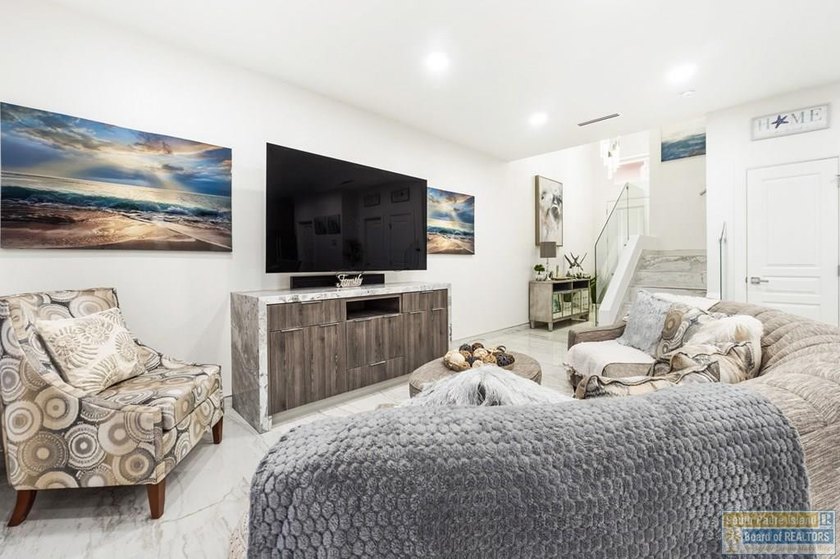 Beautiful two-story property offering 3 bedrooms and 2.5 baths - photo 16