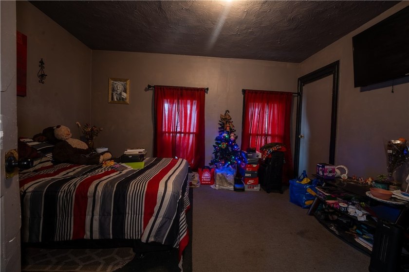 Welcome to a home where space, comfort, and everyday living come - photo 20